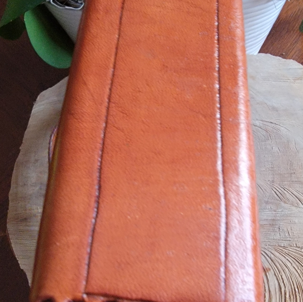 Handcrafted Floral Leather Crossbody W/ Twist Lock Made In Mexico. - Picture 2 of 9